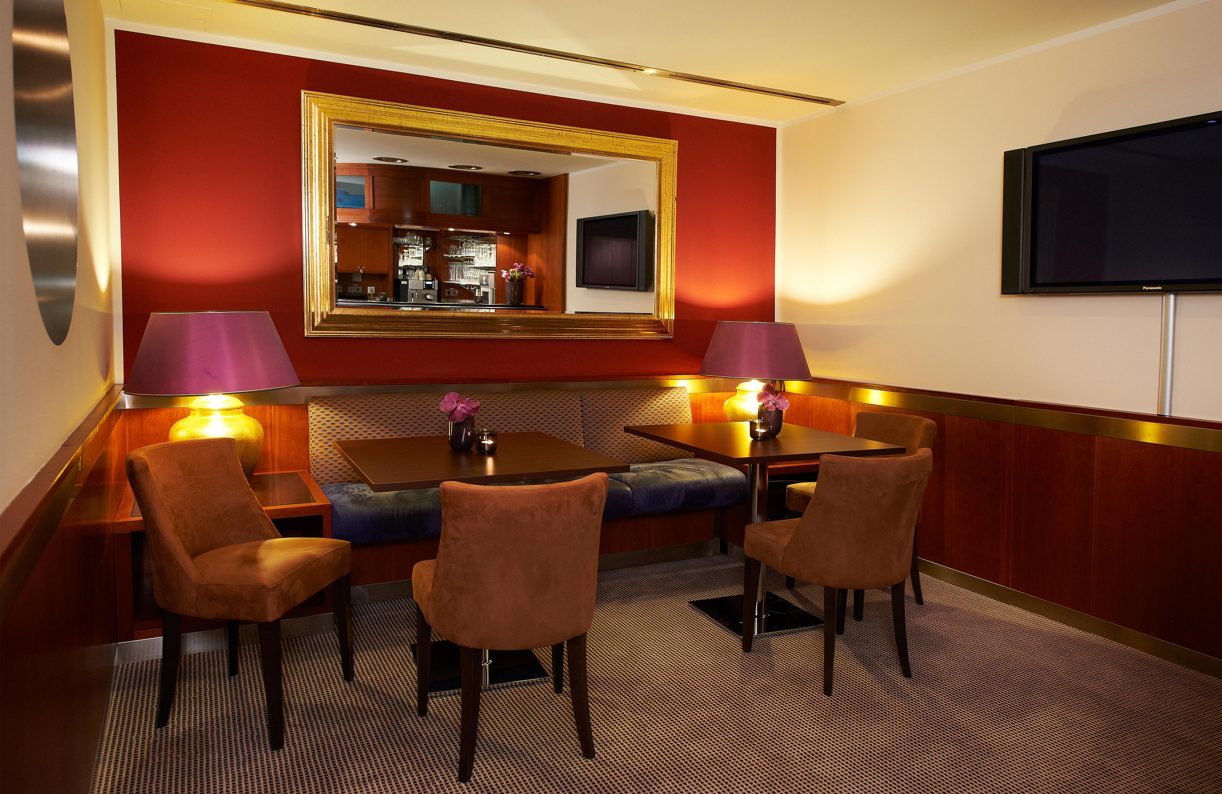 Leonardo Hotel & Residenz Muenchen Exterior foto Interior of a hotel room