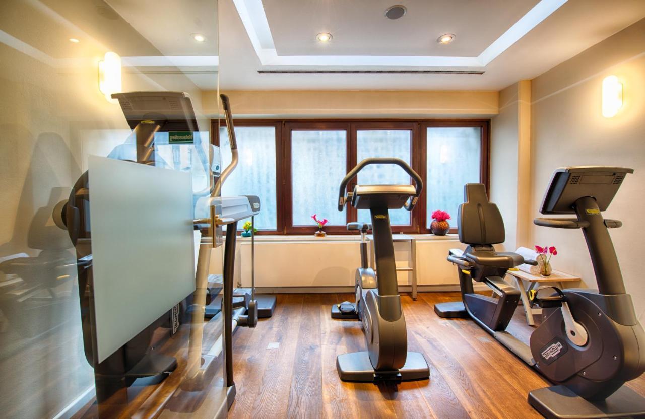 Leonardo Hotel & Residenz Muenchen Exterior foto Fitness room in a hotel